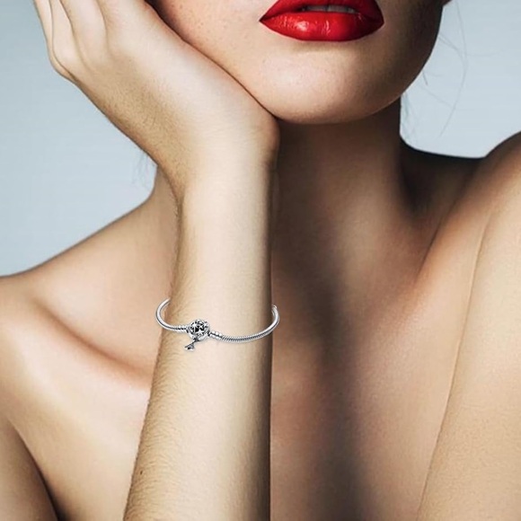 🏰 Disneyland castle inspired Silver Star Bracelet size 8.4 inches - Picture 3 of 6